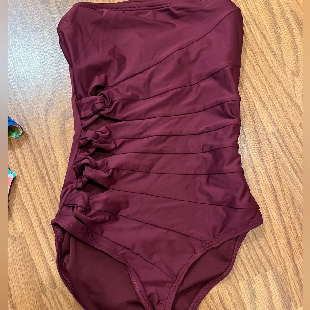 Carmen Marc Valvo Deep Purple Twist Cutout One-Piece size 4